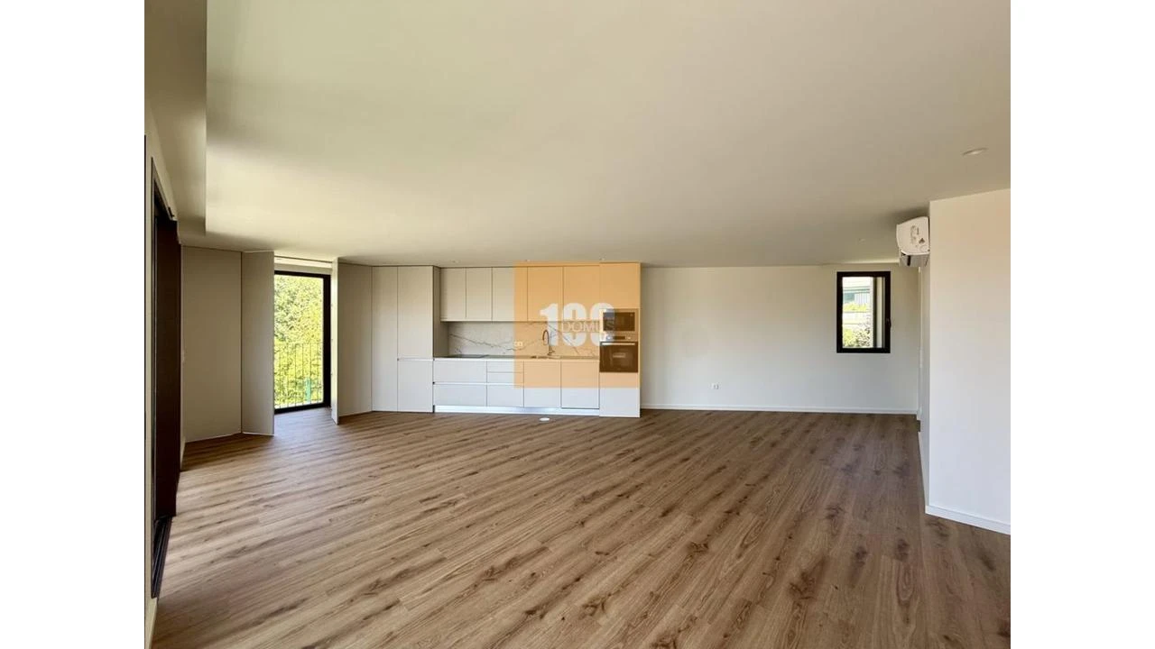 Apartamento T2 para Venda em Arcozelo Foto 5