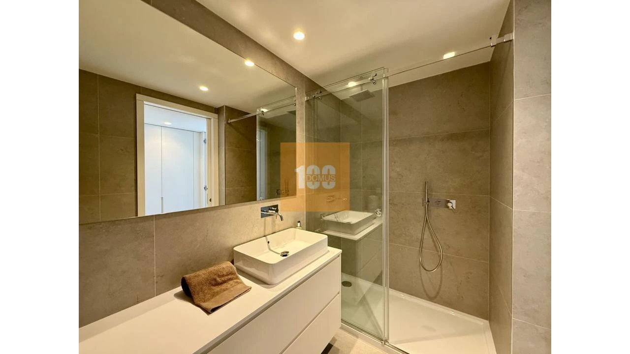 Apartamento T2 para Venda em Arcozelo Foto 20