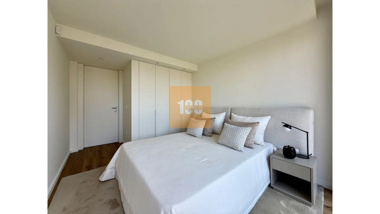 Apartamento T2 para Venda em Arcozelo Foto 15