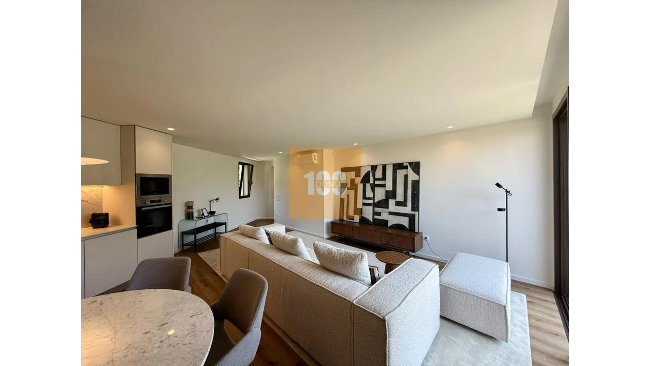 Apartamento T2 para Venda em Arcozelo Foto 1