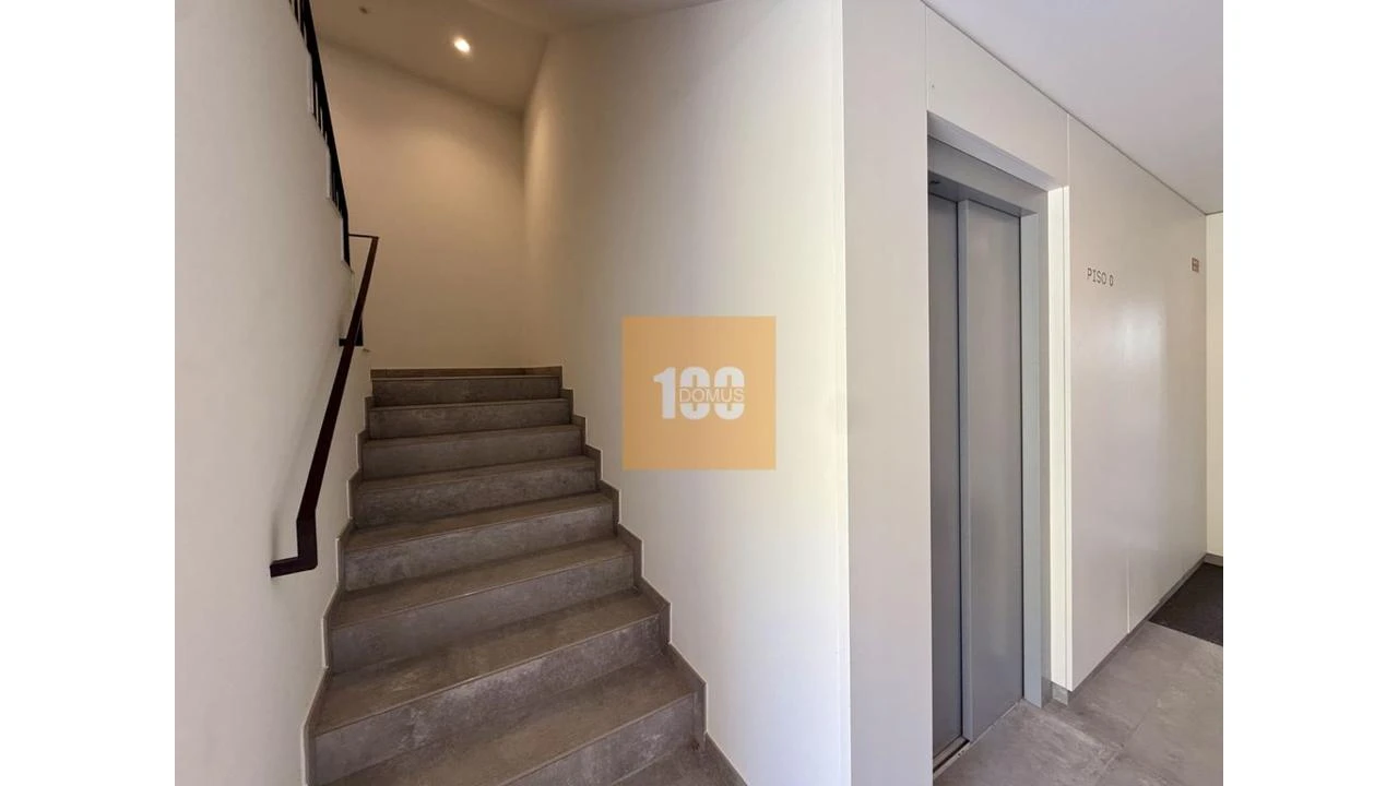 Apartamento T2 para Venda em Arcozelo Foto 22