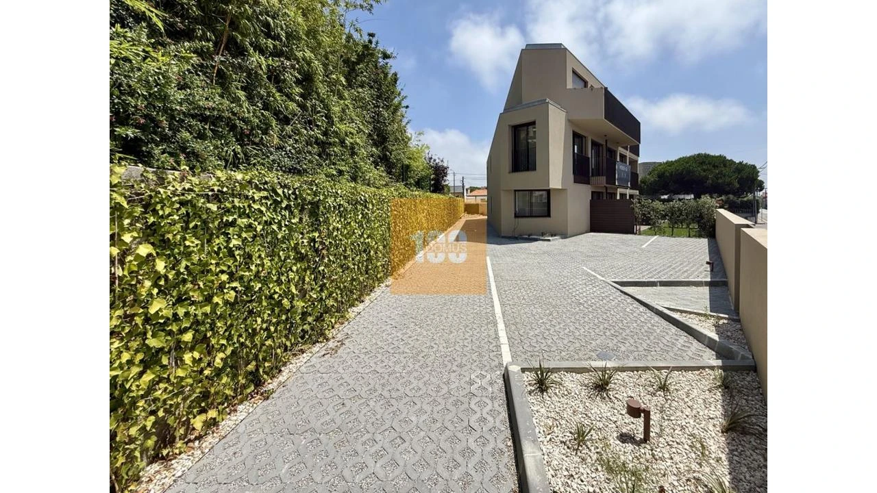 Apartamento T2 para Venda em Arcozelo Foto 24