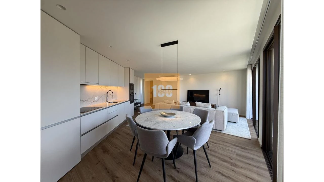 Apartamento T2 para Venda em Arcozelo Foto 10