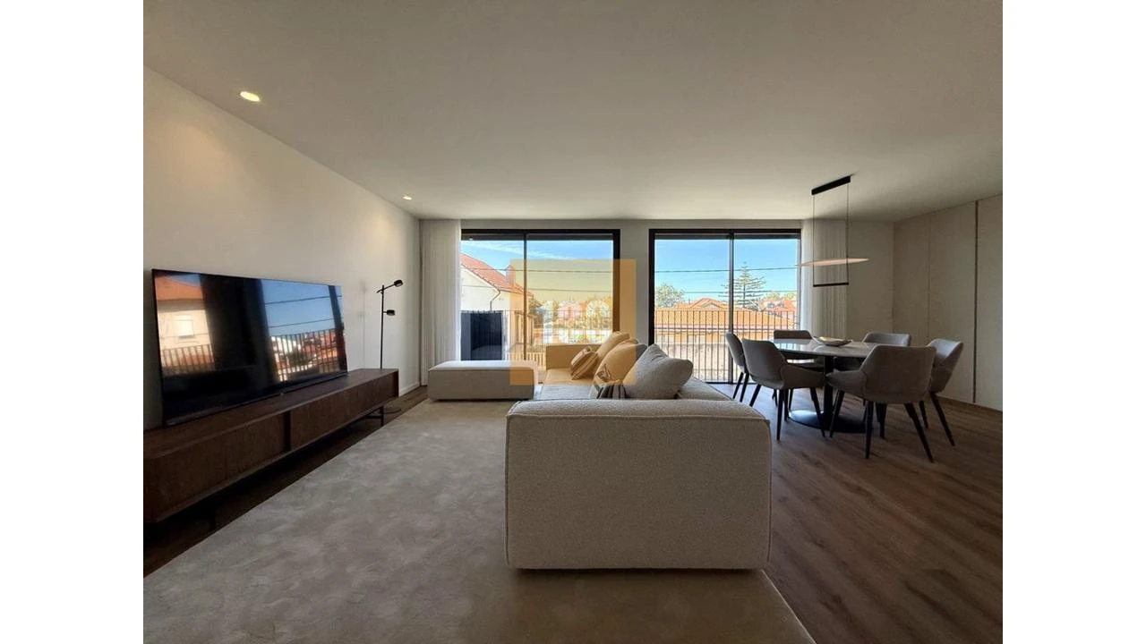 Apartamento T2 para Venda em Arcozelo Foto 11
