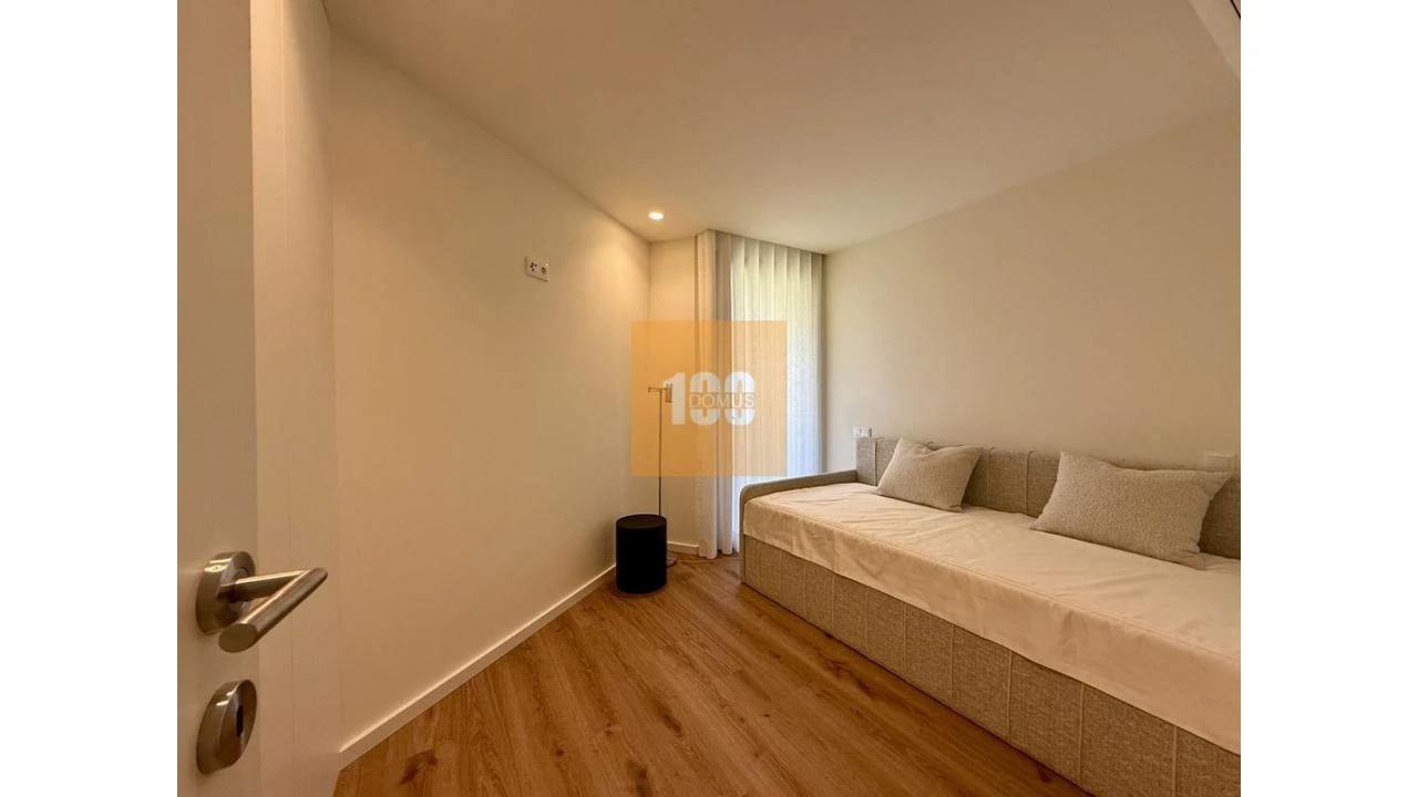 Apartamento T2 para Venda em Arcozelo Foto 32
