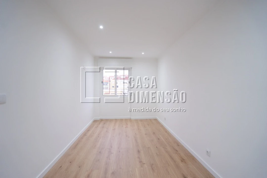 Apartamento T1 para Venda em Odivelas Foto 14