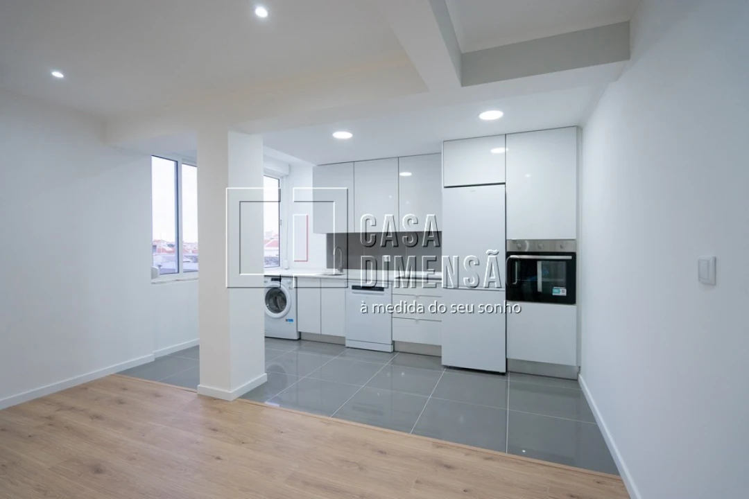 Apartamento T2 para Venda em Falagueira-Venda Nova Foto 4