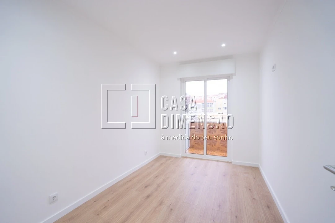 Apartamento T2 para Venda em Falagueira-Venda Nova Foto 24