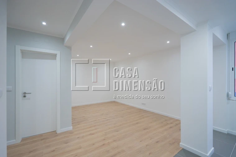 Apartamento T2 para Venda em Falagueira-Venda Nova Foto 6