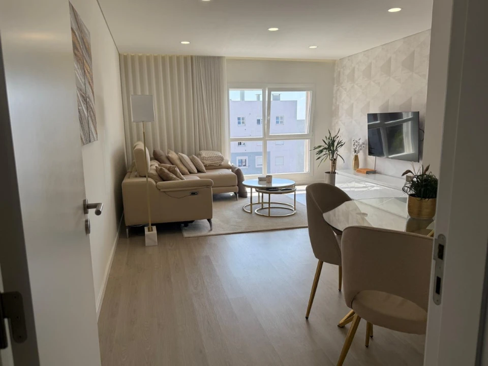 Apartamento T2 para Venda em Venteira Foto 3