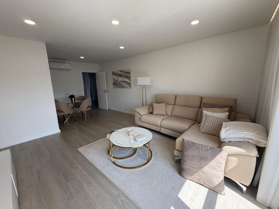 Apartamento T2 para Venda em Venteira Foto 4
