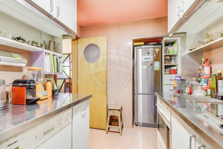 Apartamento T1 para Venda em Santo António Foto 21