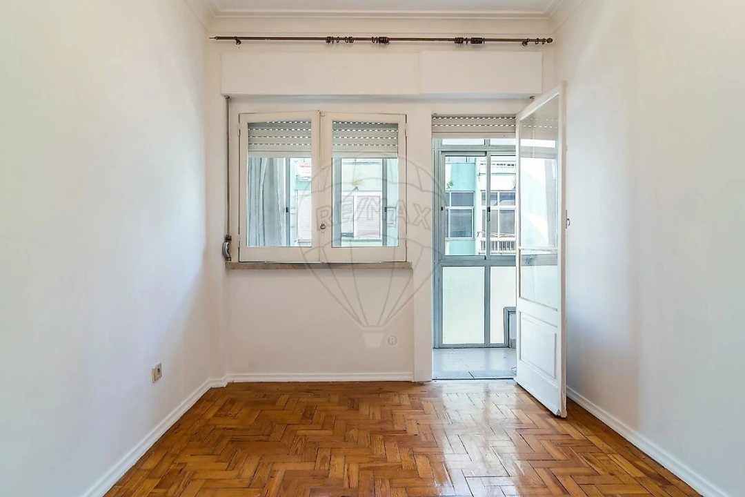 Apartamento T2 para Venda em Odivelas Foto 13