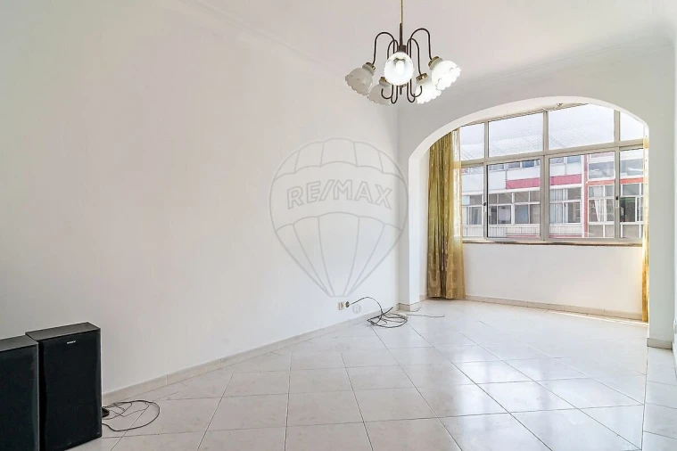 Apartamento T2 para Venda em Odivelas Foto 8