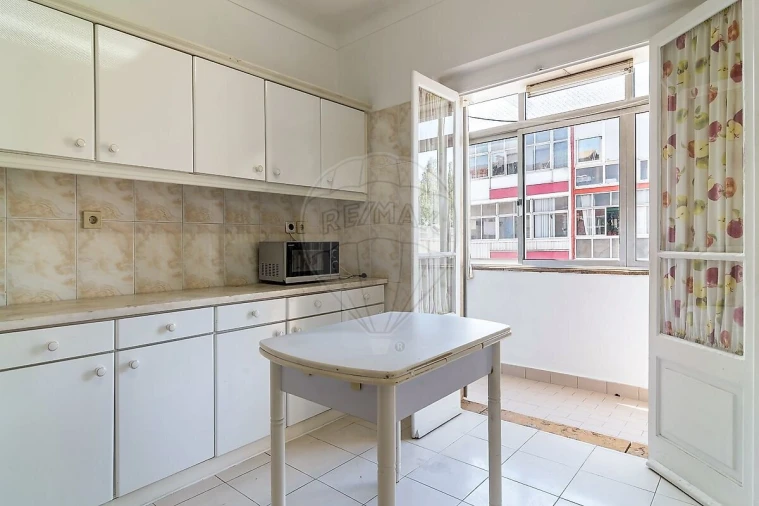 Apartamento T2 para Venda em Odivelas Foto 10