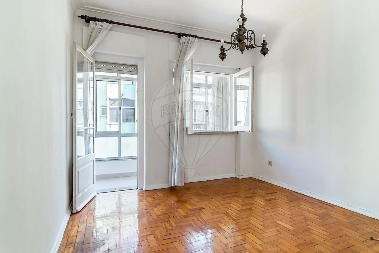 Apartamento T2 para Venda em Odivelas Foto 16