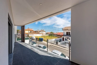 Moradia T3 para Venda em São Domingos de Rana