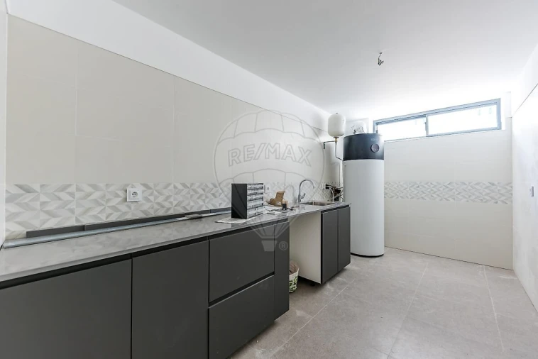 Moradia T3 para Venda em São Domingos de Rana Foto 26