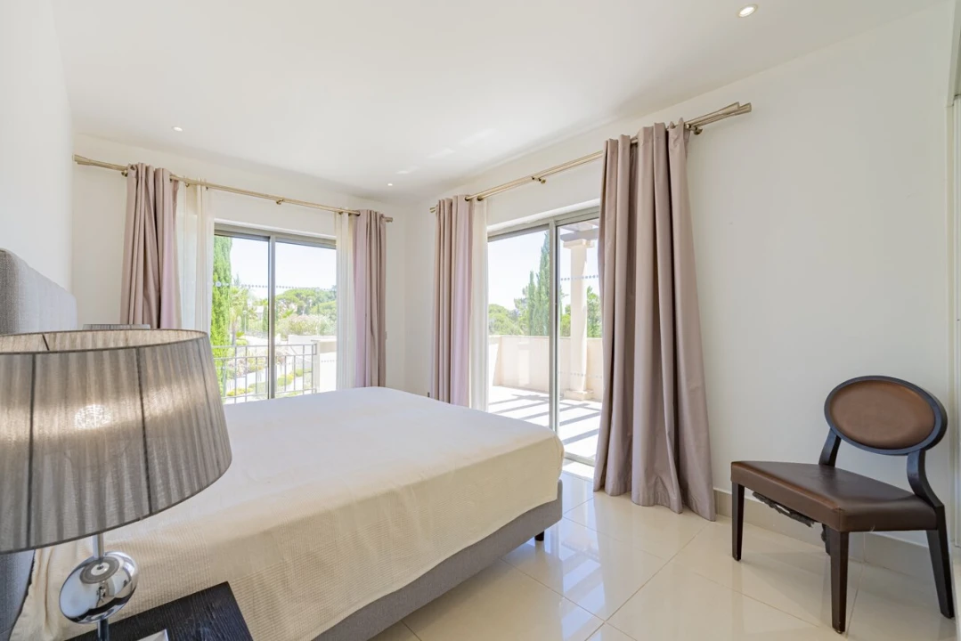Apartamento T2 para Venda em Quarteira Foto 7