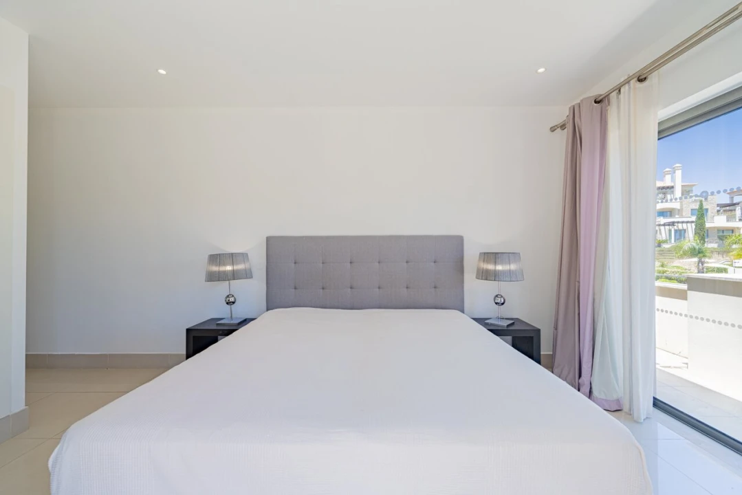 Apartamento T2 para Venda em Quarteira Foto 11
