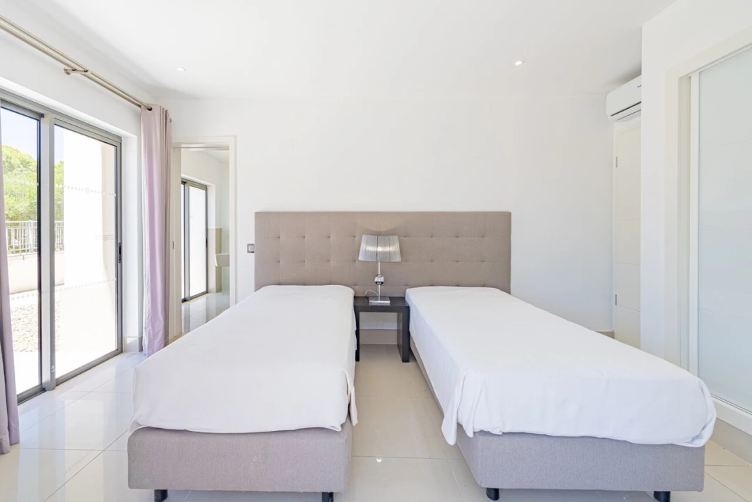 Apartamento T2 para Venda em Quarteira Foto 14