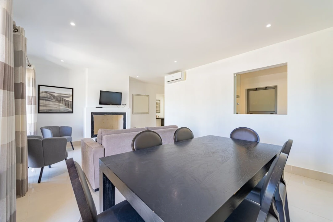 Apartamento T2 para Venda em Quarteira Foto 19