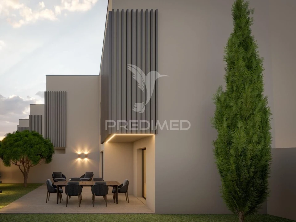 Moradia T3 para Venda em Alvor Foto 3
