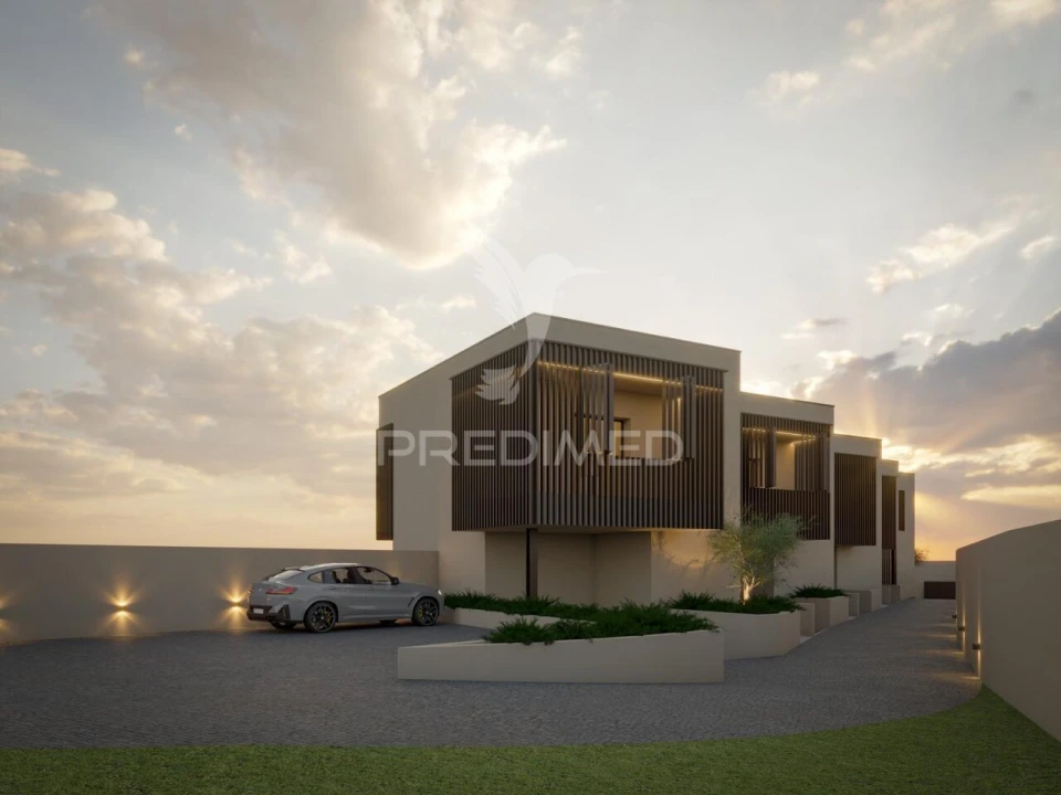 Moradia T3 para Venda em Alvor Foto 4