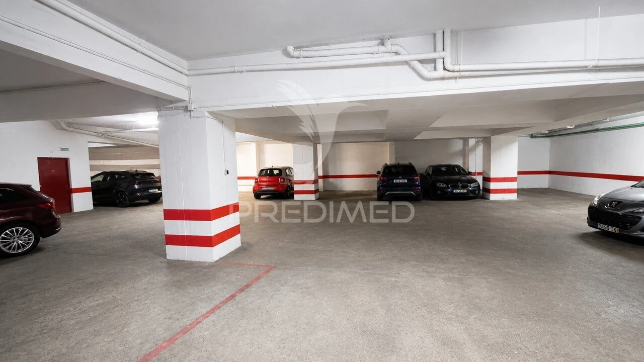 Apartamento T2 para Venda em Portimão Foto 19