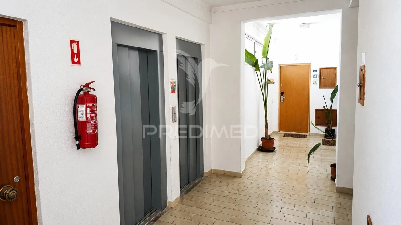 Apartamento T2 para Venda em Portimão Foto 17