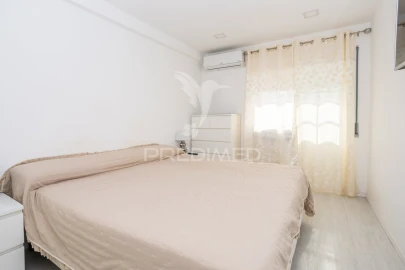 Apartamento T2 para Venda em Laranjeiro e Feijó