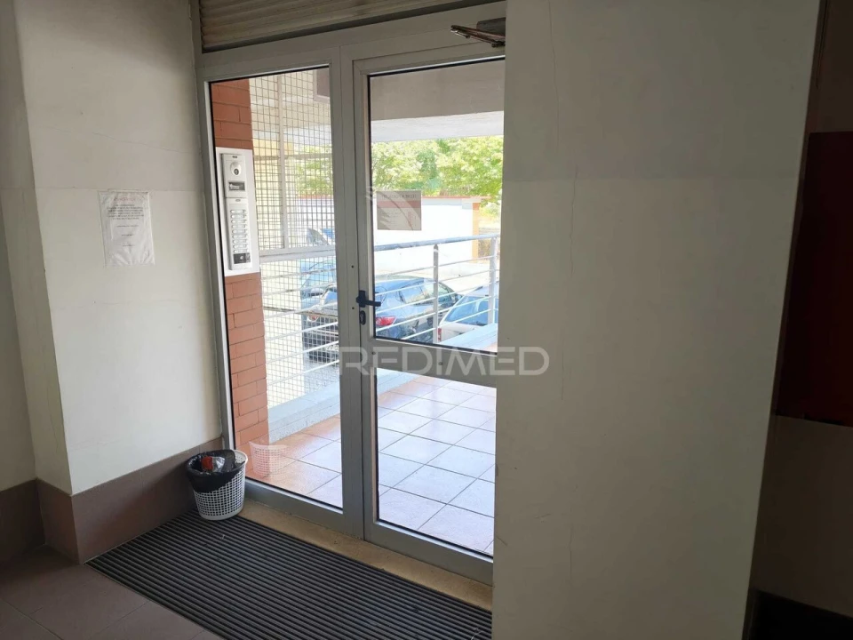 Apartamento T1 para Venda em Caparica e Trafaria Foto 25
