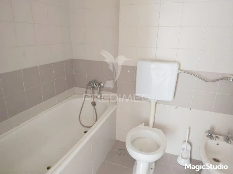Apartamento T1 para Venda em Caparica e Trafaria Foto 10