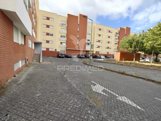 Apartamento T1 para Venda em Caparica e Trafaria Foto 15