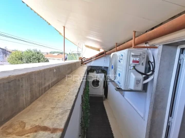 Apartamento T2 para Venda em São João Baptista e Santa Maria dos Olivais