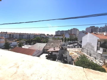 Apartamento T2 para Venda em São João Baptista e Santa Maria dos Olivais