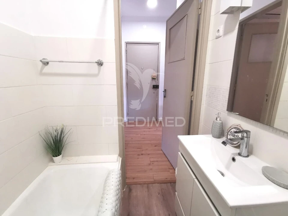 Apartamento T2 para Venda em São João Baptista e Santa Maria dos Olivais Foto 7