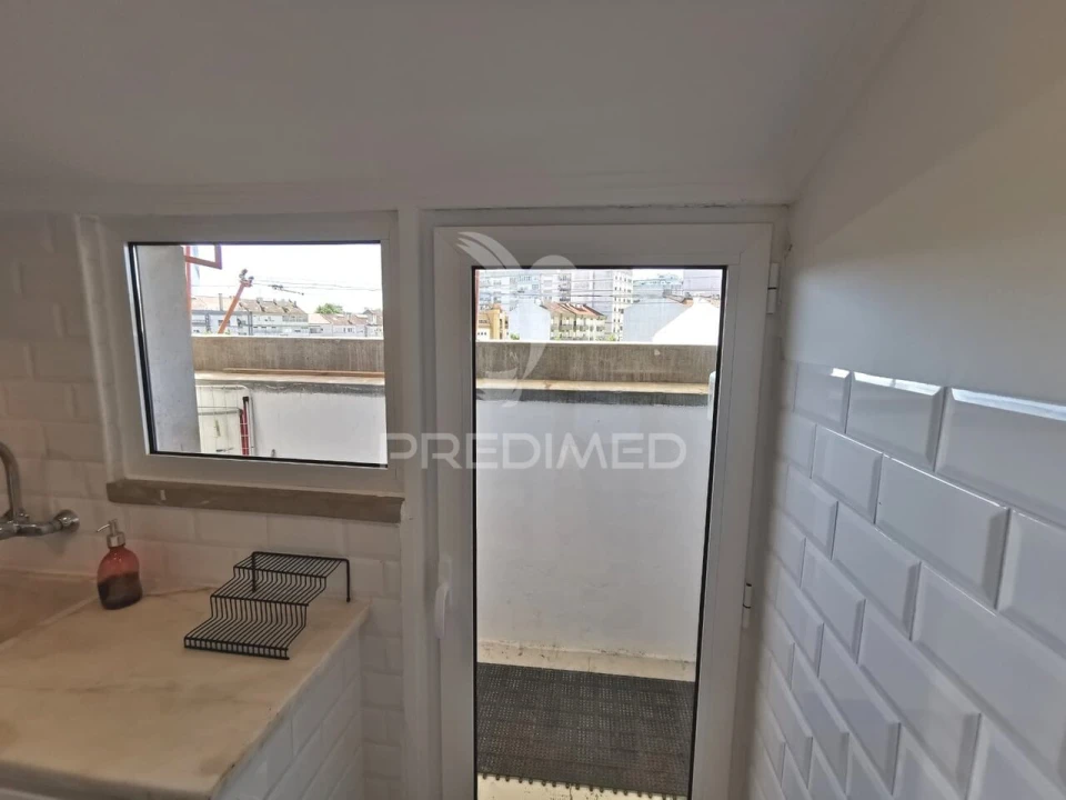 Apartamento T2 para Venda em São João Baptista e Santa Maria dos Olivais Foto 31
