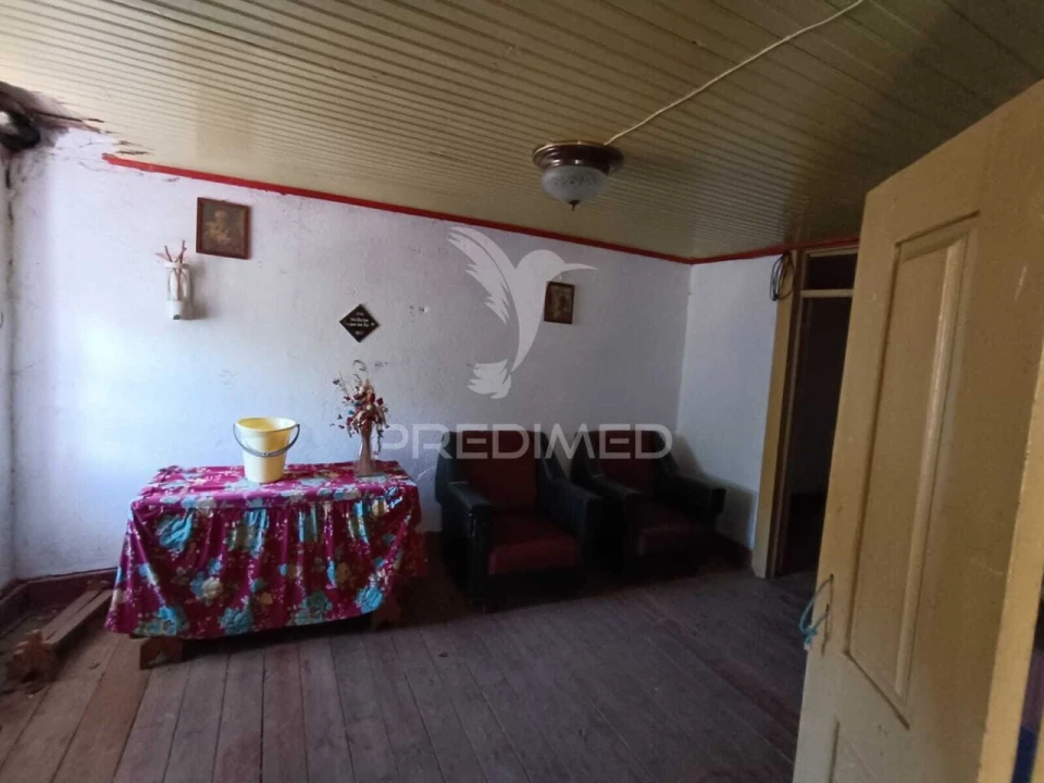 Moradia T3 para Venda em Alcongosta Foto 3