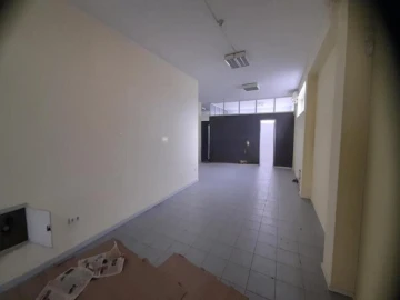 Loja para Venda em Vila Nova de Famalicão e Calendário