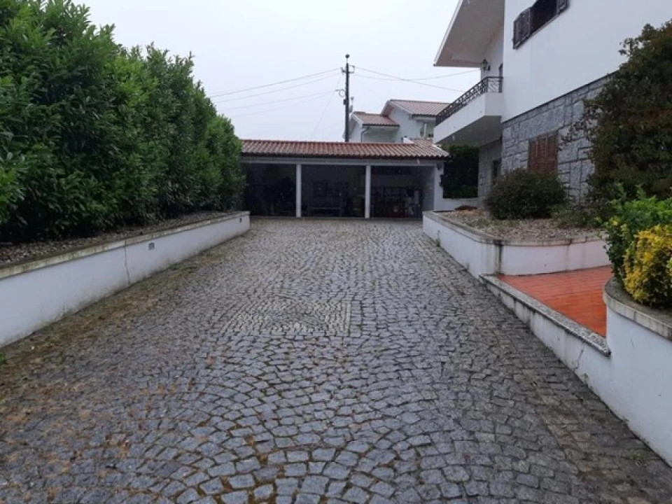 Moradia T7 para Venda em Lordelo Foto 3