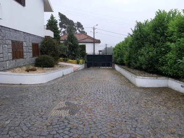 Moradia T7 para Venda em Lordelo