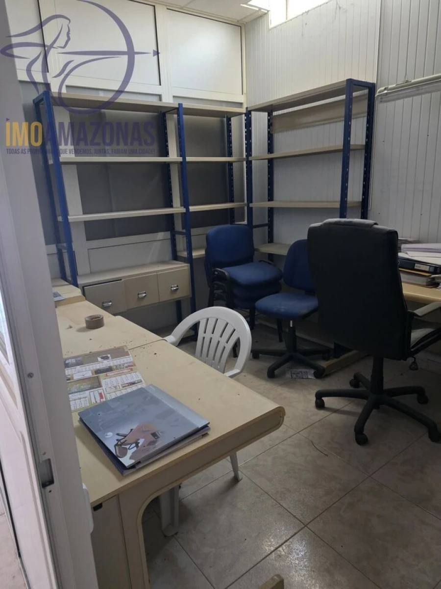Armazém para Venda em Estômbar e Parchal Foto 8