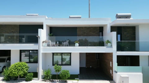 Moradia T3 para Venda em Ferreiras