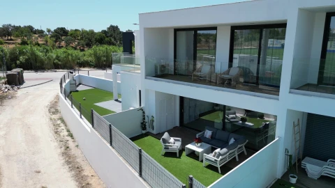 Moradia T3 para Venda em Ferreiras