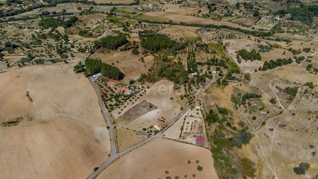 Terreno para Venda em Vale de Prazeres e Mata da Rainha Foto 2