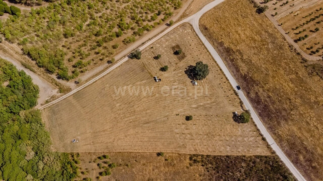 Terreno para Venda em Orca Foto 1