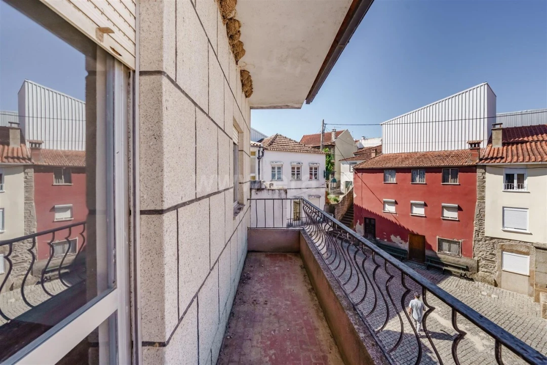 Moradia T4 para Venda em Peso e Vales do Rio Foto 17
