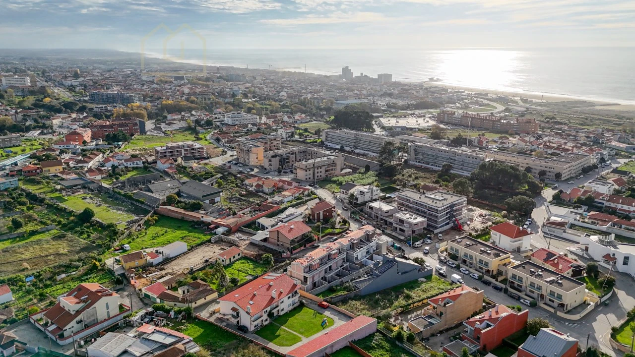 Moradia T3 para Venda em São Felix da Marinha Foto 32