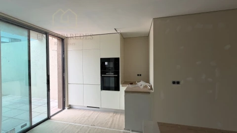 Moradia T3 para Venda em São Felix da Marinha